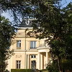 Intercontinental Chantilly Chateau Mont Royal By Ihg Hotel