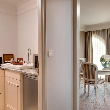 Intercontinental Chantilly Chateau Mont Royal By Ihg Отель 5*