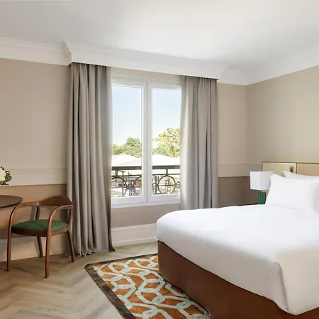 Intercontinental Chantilly Chateau Mont Royal By Ihg La Chapelle-en-Serval