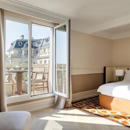 Отель Intercontinental Chantilly Chateau Mont Royal By Ihg 5*