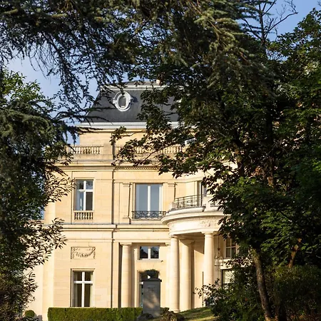 Intercontinental Chantilly Chateau Mont Royal By Ihg Отель