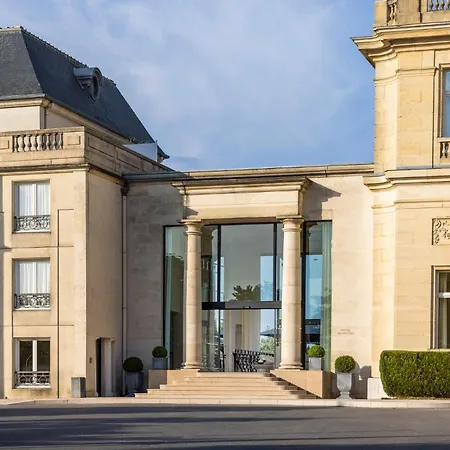 Отель Intercontinental Chantilly Chateau Mont Royal By Ihg 5*