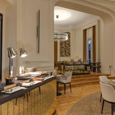 Intercontinental Chantilly Chateau Mont Royal By Ihg 5*