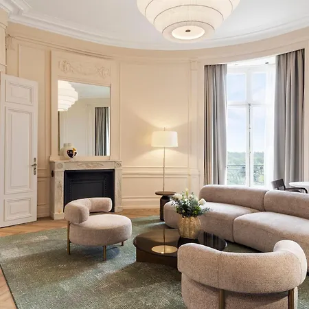 Intercontinental Chantilly Chateau Mont Royal By Ihg La Chapelle-en-Serval