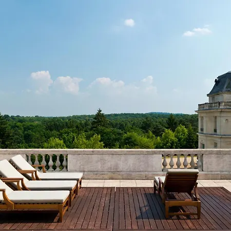 Отель Intercontinental Chantilly Chateau Mont Royal By Ihg 5*