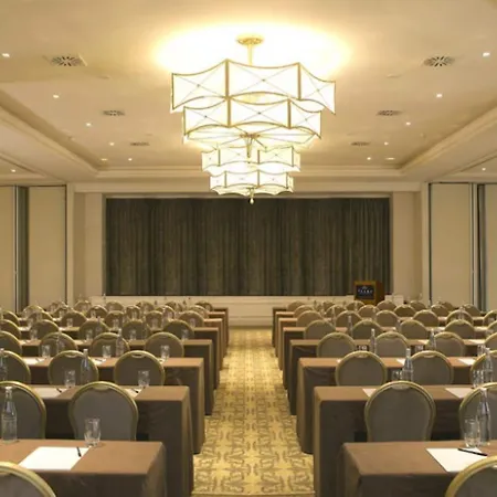 Hotel Intercontinental Chantilly Chateau Mont Royal By Ihg La Chapelle-en-Serval