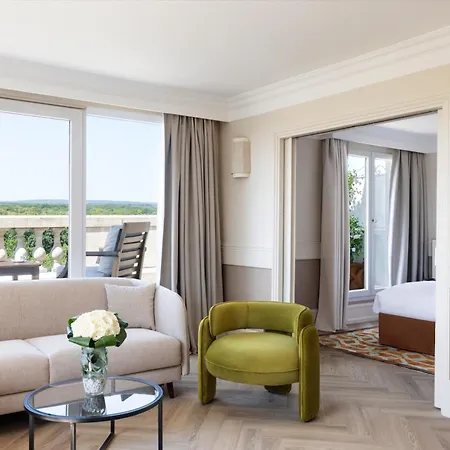 Отель Intercontinental Chantilly Chateau Mont Royal By Ihg 5*