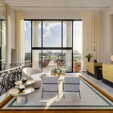 Intercontinental Chantilly Chateau Mont Royal By Ihg La Chapelle-en-Serval