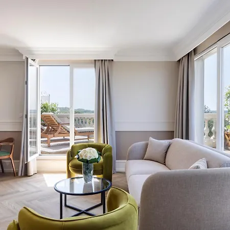Отель Intercontinental Chantilly Chateau Mont Royal By Ihg