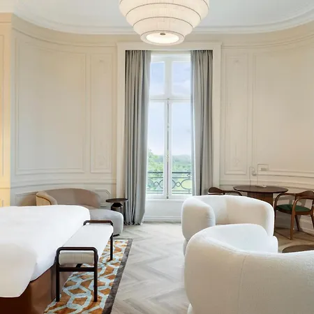 Intercontinental Chantilly Chateau Mont Royal By Ihg La Chapelle-en-Serval