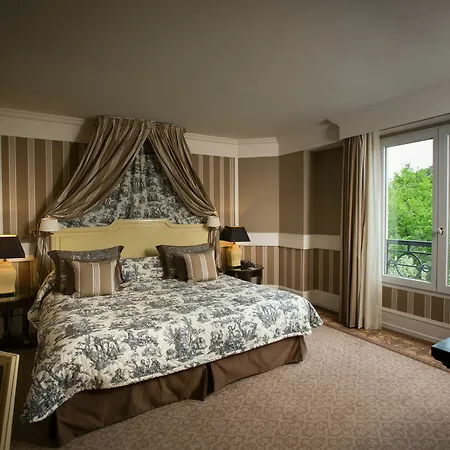 Отель Intercontinental Chantilly Chateau Mont Royal By Ihg 5*
