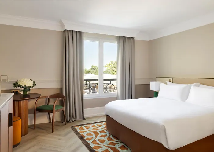 Intercontinental Chantilly Chateau Mont Royal By Ihg La Chapelle-en-Serval