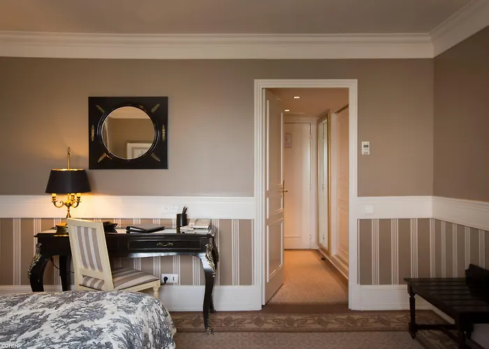 Intercontinental Chantilly Chateau Mont Royal By Ihg 5*