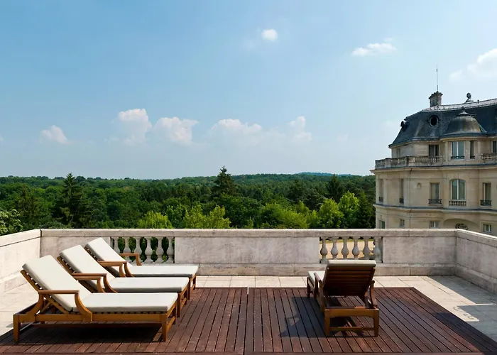 Hotel Intercontinental Chantilly Chateau Mont Royal By Ihg 5*