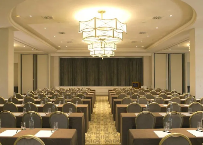 Hotel Intercontinental Chantilly Chateau Mont Royal By Ihg La Chapelle-en-Serval