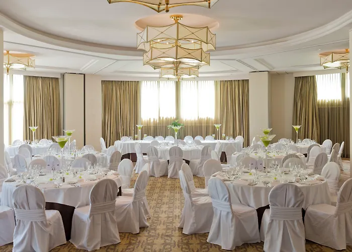 Hotel Intercontinental Chantilly Chateau Mont Royal By Ihg La Chapelle-en-Serval