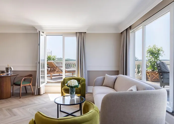 Hotel Intercontinental Chantilly Chateau Mont Royal By Ihg