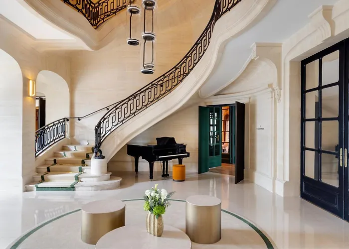 Intercontinental Chantilly Chateau Mont Royal By Ihg Hotel 5*