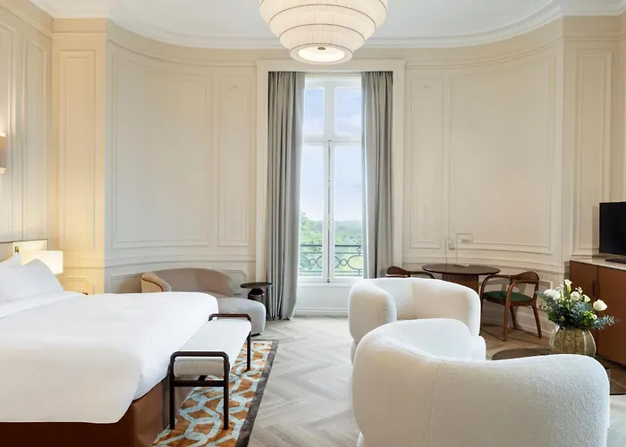 Intercontinental Chantilly Chateau Mont Royal By Ihg La Chapelle-en-Serval